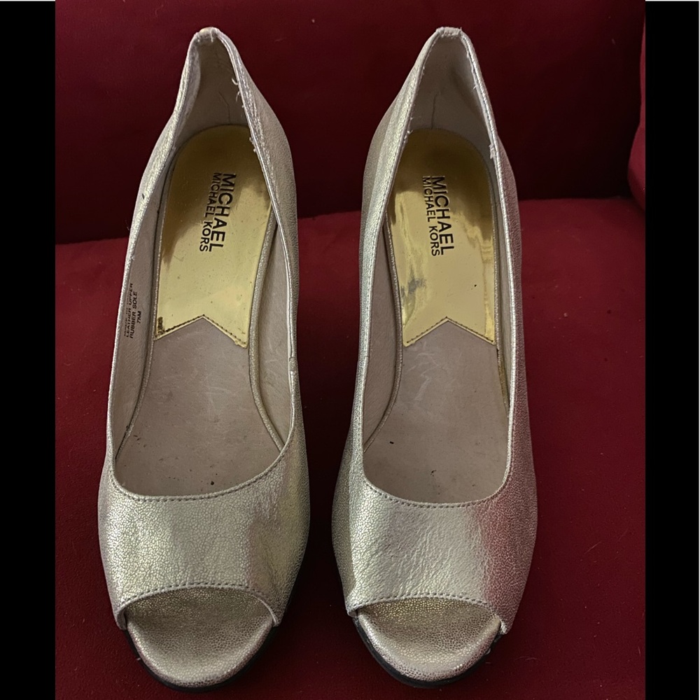 Michael Kors gold with brown heels 7.5